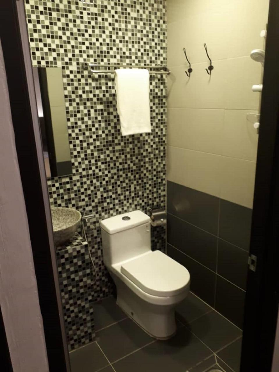 Cute Hotel & Dorms Ипох Екстериор снимка